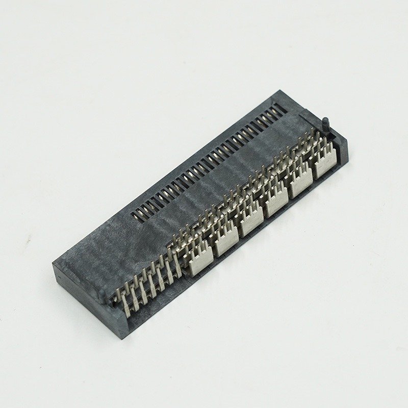 J20-254026229-62100  高功率卡边缘连接器90度（High power card edge connetors）